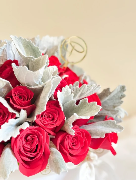 RED LOVE BOX — rosas