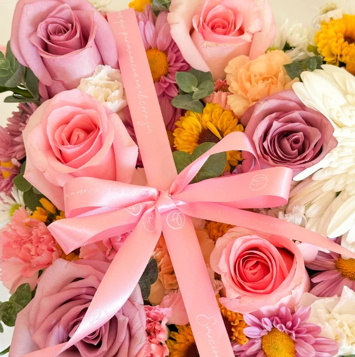 LOVE SPRING BOX — rosas
